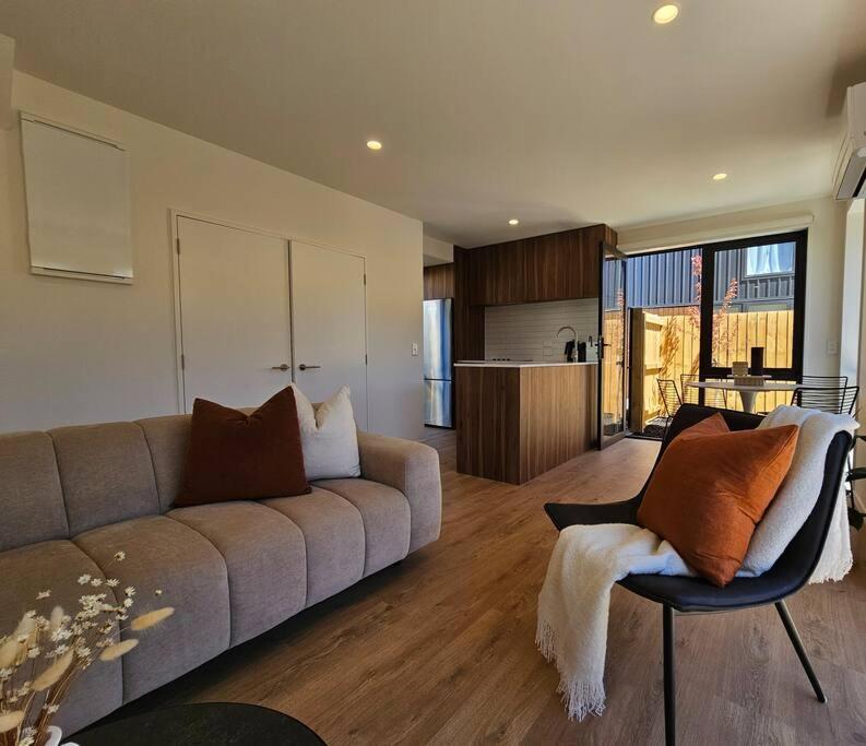 Cosy Central Home - Walk To Cbd & Free Escooters! Christchurch Bagian luar foto